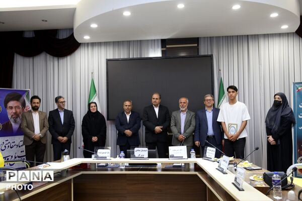 تجلیل از دانش‌آموزان ورزشکار و قهرمان آذربایجان شرقی