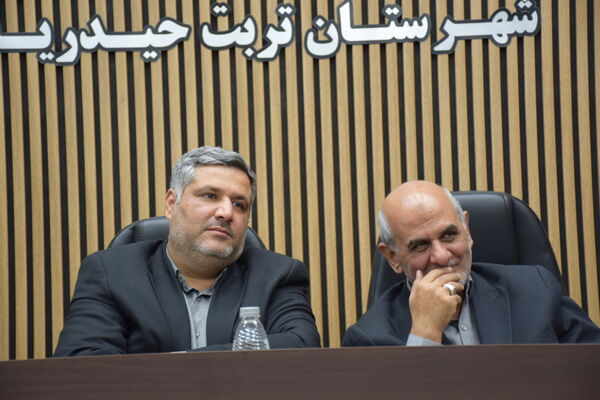 هم‌اندیشی هنرمندان تربت‌حیدریه برای توسعه فرهنگ و هنر شهرستان