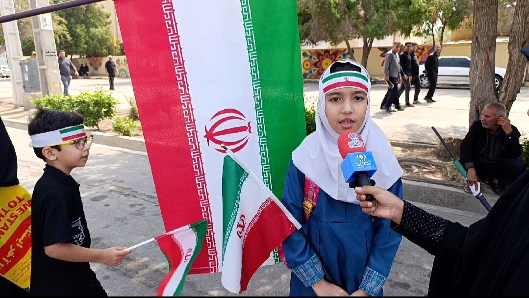 همبستگی کودکان بندرعباس با خانواده شهدای دبستان شجره طیبه میناب؛ عزاداری و محکومیت جنایت تروریستی