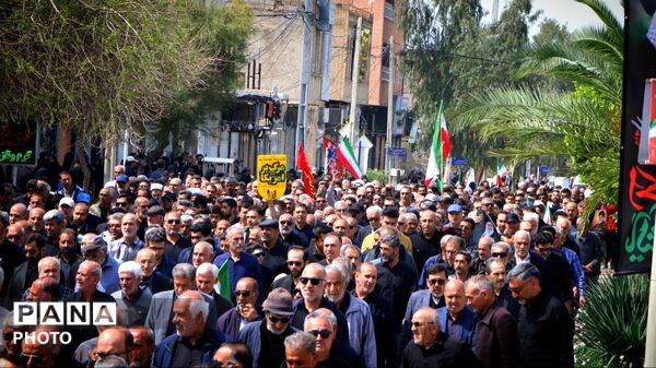 راهپیمایی روز قدس همزمان با تشییع شهید اقتدار در جهرم