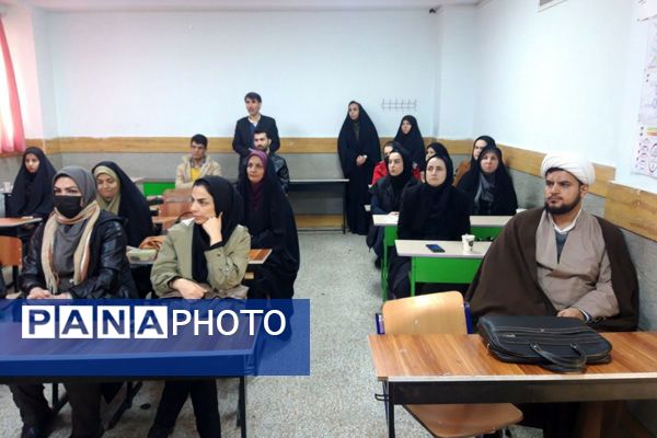 اولین دوره آموزشی آموزگاران با هدف کیفیت بخشی برنامه های سلامت و تندرستی 