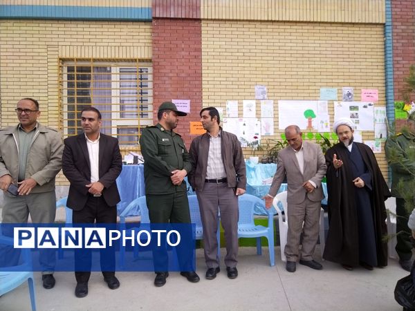 روز درختکاری و روز آموزش همگانی حفظ محیط زیست در مدرسه پویندگان فرهنگ شهرستان خلیل آباد 
