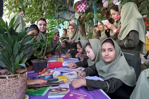ایستگاه نشاط برای دانش‌آموزان بهارستانی