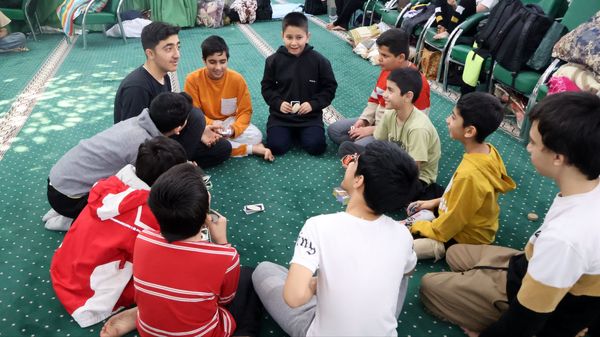 بازی‌های گروهی، سازنده فضایی صمیمانه در اعتکاف 