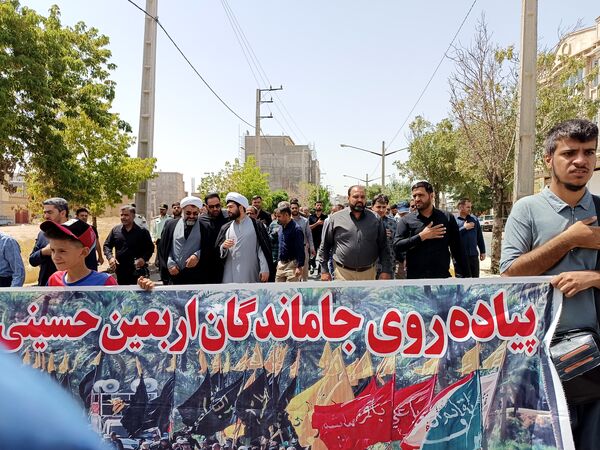 برگزاری پیاده‌روی جاماندگان اربعین حسینی در دهگلان با حضور پرشور مردم