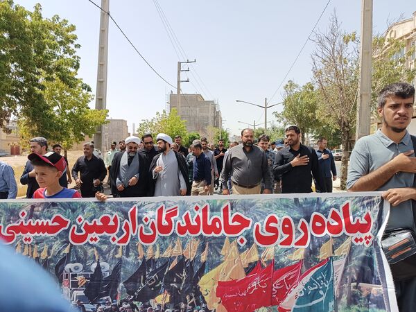برگزاری پیاده‌روی جاماندگان اربعین حسینی در دهگلان با حضور پرشور مردم