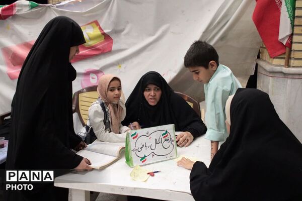 فعالیت غرفه‌های متنوع در موکب آستان مقدس چهل اختران قم