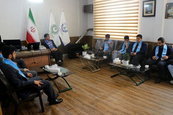 دیدار دانش‌آموزان پسر پیشتاز با مدیر سازمان دانش‌آموزی خراسان رضوی