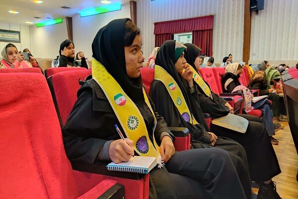 کلاس آموزشی خبرنگاری در کانون مهر تابان نیشابور