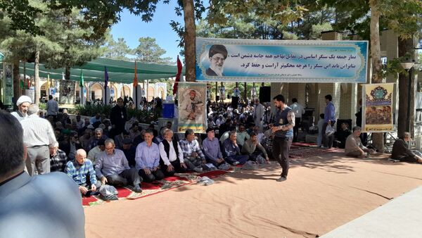 نماز جمعه در جوار شهدای بهشت فضل نیشابور 