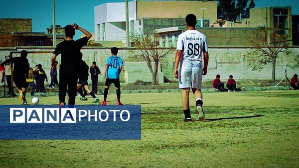 مسابقات فینال لیگ فوتبال درون مدرسه ای دبیرستان میثاق 