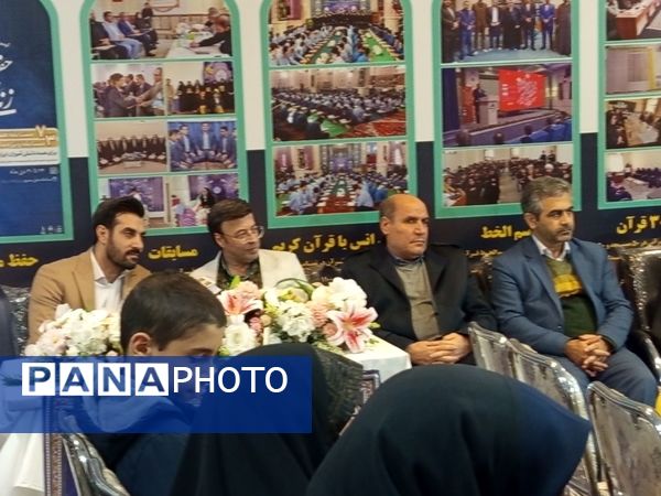 قاب‌های دانش‌آموزی در نمایشگاه قرآن و عترت مصلی تبریز