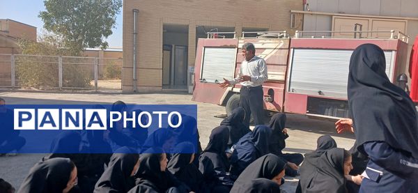 آموزش آتش نشانی و اقدامات ایمنی در دبیرستان حضرت خدیجه (س) جعفریه