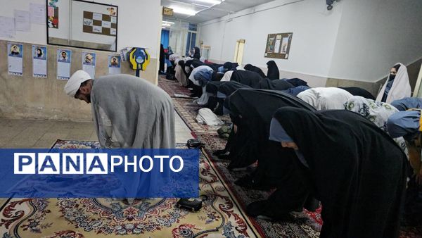 ایجاد همبستگی در ضیافت افطار مدرسه شهید اردستانی