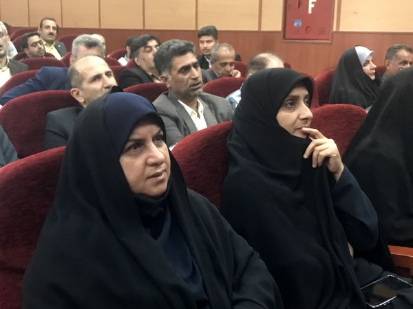 همایش تجلیل از مدیران و کارکنان نمونه شهرستان محمودآباد 
