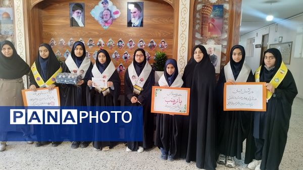 قدردانی  دختران پیشتاز دبیرستان شاهد تکتم از فرشتگان سفیدپوش بیمارستان ۱۷شهریور مشهد