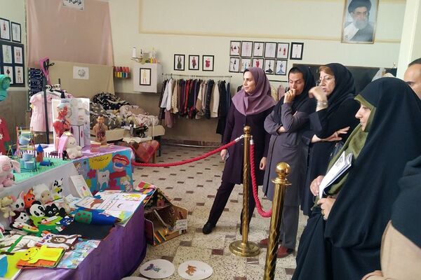 برگزاری جشنواره هفته مشاغل در هنرستان کوثر قیامدشت ری یک