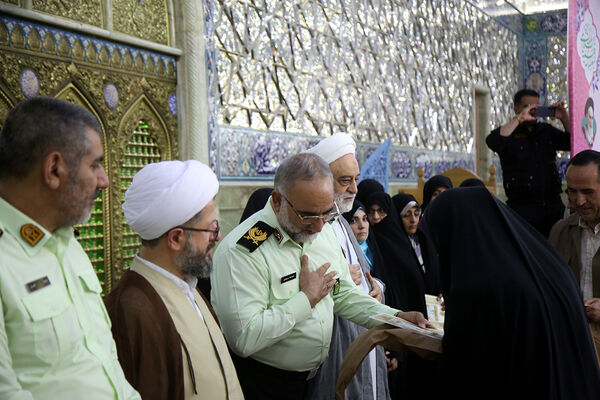 جشن ویژه دختران پلیس در حرم حضرت معصومه(س)