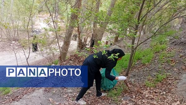 پاکسازی خیابان و کوچه‌های روستای یاسه چای توسط دانش‌آموزان مدرسه ۲۲ بهمن