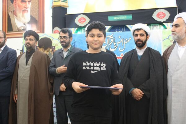 محفل انس با قرآن کریم در گلوگاه 