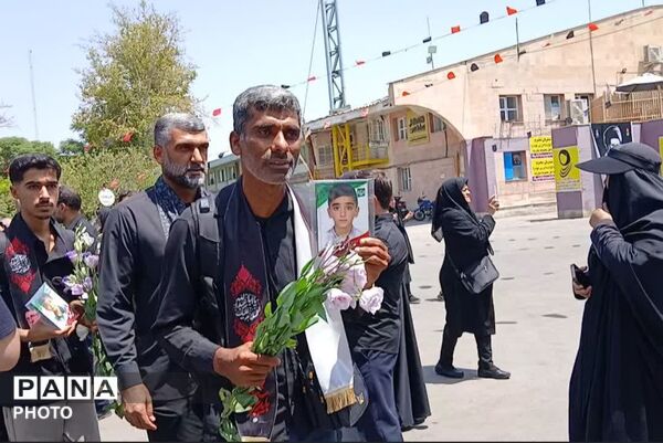 روایتی از مهر و ایثار با استقبال از خانواده شهدای میناب