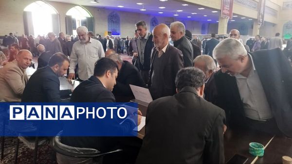 میز خدمت مدیریت آموزش و پرورش اسلامشهر در مصلی نماز جمعه اسلامشهر