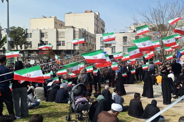 برخیز که فجر انقلاب است امروز