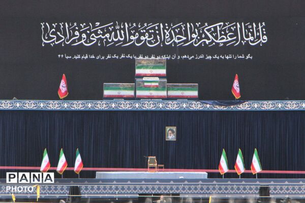 آخرین وداع با قائد شهید: پیکر مطهر آیت‌الله سیدعلی‌خامنه‌ای در میان سیل عاشقان به مصلی تهران رسید 