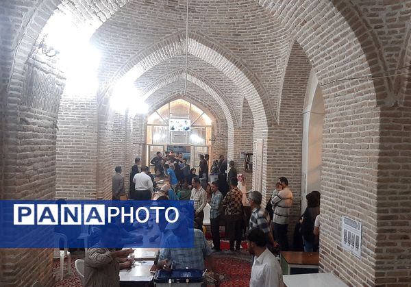 حضور مردم ولایتمدار نیشابور پای صندوق‌های رای