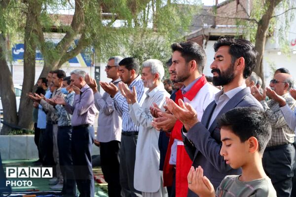 شکوه بندگی در عید قربان؛ فهرج یکپارچه غرق در نیایش شد