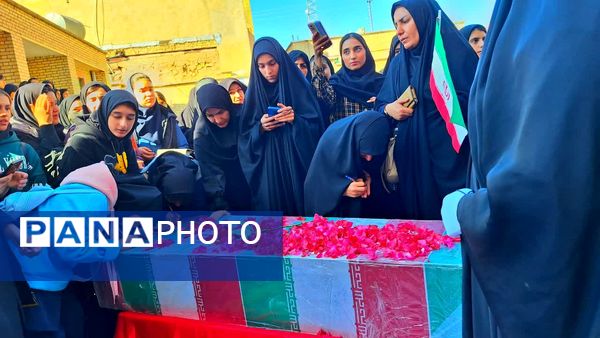 استقبال از شهدای گمنام در دبیرستان حضرت زینب(س) شهرستان لنده