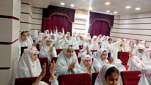 جشن تکلیف دختران دبستان قرآنی نرجس کرج/ فیلم