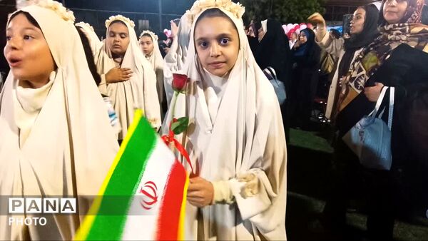 طلیعه بندگی خالق مهربان در جشن تکلیف دختران منطقه ۱۰