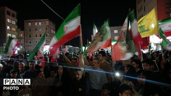 مردم آبرسانی فردیس در تجمعات شبانه بار دیگر پای کار بودن خود به انقلاب  را نشان دادند