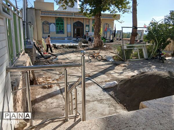 بازسازی و مرمت قبور مطهر شهدای روستای شاهزید تویسرکان 