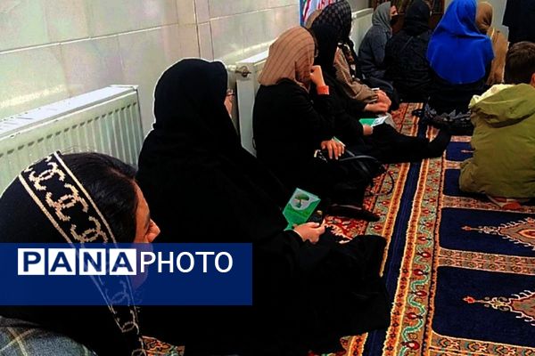 جلسه آموزش خانواده در دبیرستان پروین اعتصامی