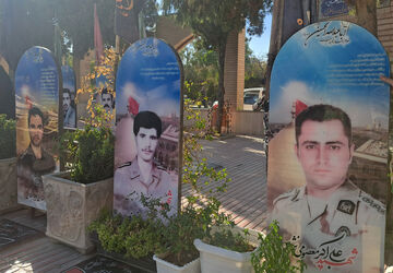 شهیدان شنونده اشعار؛ خبرنگار پانا با شهدا نجوای عشق کرد