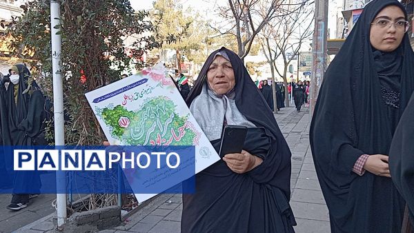 حضور پر شور مردم ساوه در یوم الله ۲۲ بهمن
