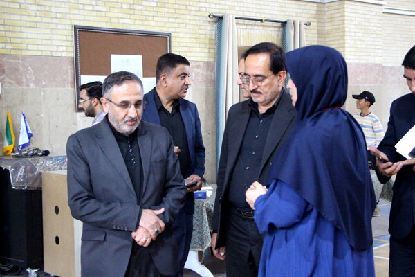  بازدید معاون پارلمانی وزارت آموزش و پرورش از حوزه‌های امتحانی یزد