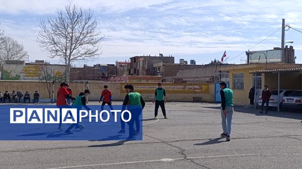 مسابقات درون مدرسه‌ای فوتسال در دبیرستان امام رضا (ع) نیشابور 