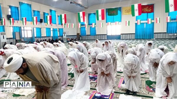 جشن باشکوه تکلیف دانش‌آموزان مدارس «ام‌البنین» و «کوثر» بخش دیشموک در مصلی امام خمینی (ره)