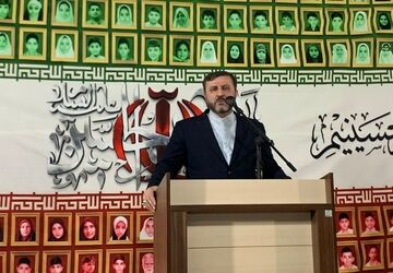 بازدید غریب‌آبادی از مدرسه شجره طیبه میناب؛ پیگیری حقوقی این جنایت با جدیت در محاکم خارجی دنبال می‌شود