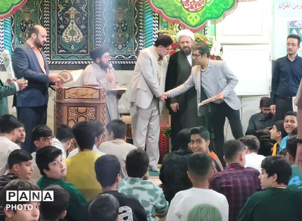 آیین تقدیر از ۷۰ معلم جهادی در مسجد انصارالحسین(ع) قم