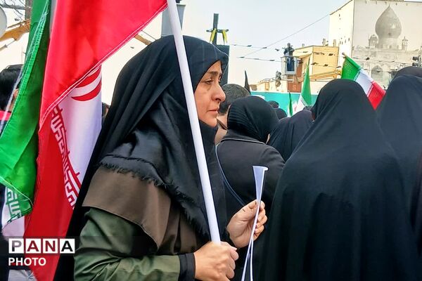 کبوتران عاشق به امام شهیدشان پیوستند