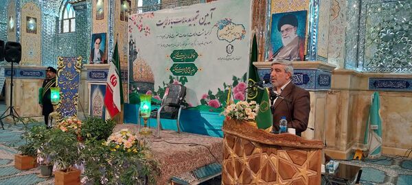 آیین غبارروبی ضریح مطهر حضرت علی‌بن‌امام‌محمدباقر(ع) 