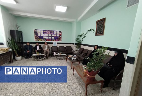 قدردانی از دبیران آموزشگاه نمونه دولتی فدک فاروج در هفته معلم