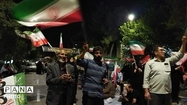 صد و شصت و دو شب، با یک روایت؛ شب‌هایی که از دلِ شهر می‌گذرند و به دل می‌نشینند