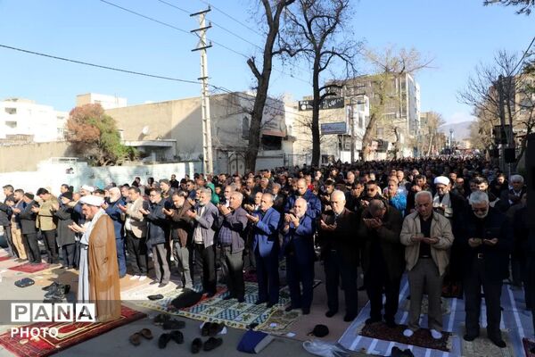 اقامه نماز عید سعید فطر در کمالشهر کرج