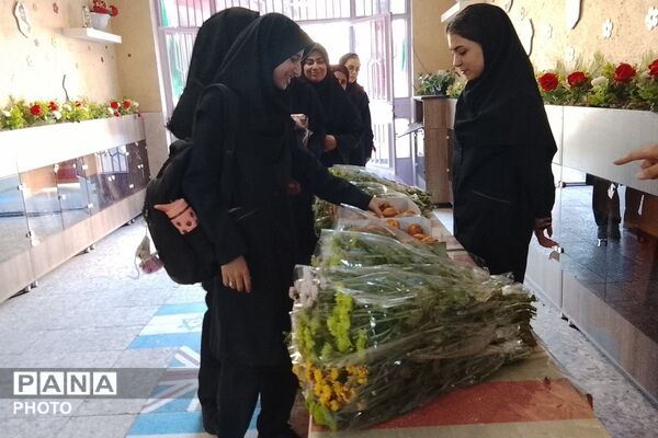 پرچم ایران بر فراز آغاز سال تحصیلی در شاهد مرضیه