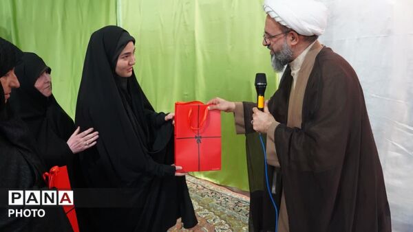 اجتماع بزرگ جشن دهه کرامت در کمالشهر 